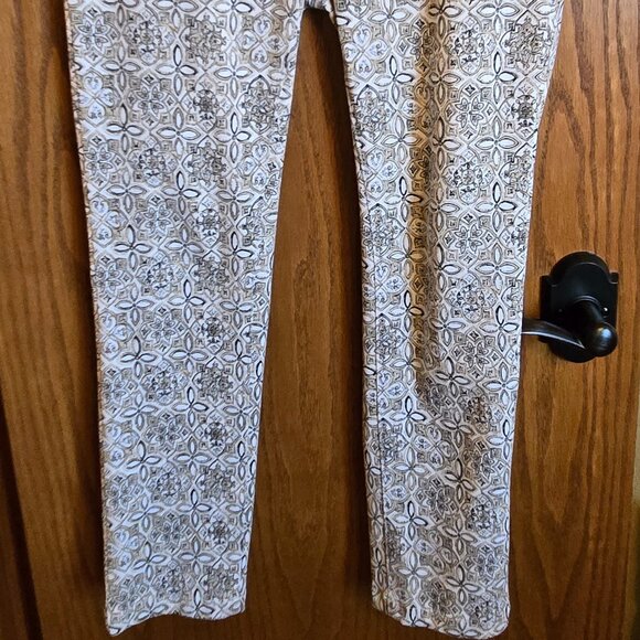 Complete Outfit - Picture 6 of 9